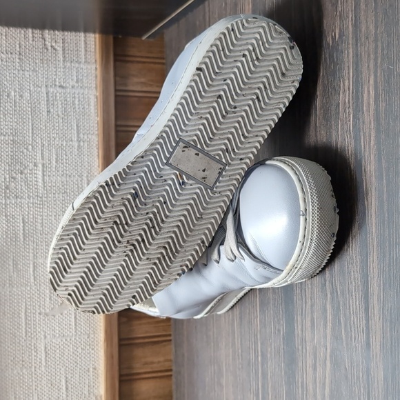 New Movements HUK Limited Edition Light Blue Leather Sneaker Size EU 36 US 6 - Picture 6 of 7